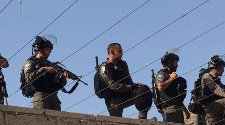 Israeli forces attack peaceful crowds at Jerusalem holy site