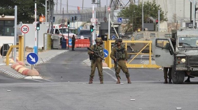 Israeli forces shut down military checkpoints surrounding Jerusalem