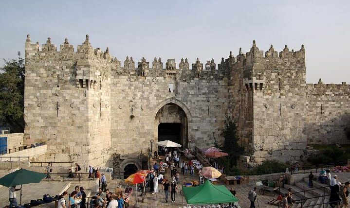 Israel municipality continues to demolish shops, kiosks in Jerusalem as police heavily deployed