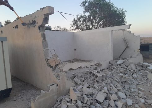 Demolitions and confiscations in communities facing expulsion