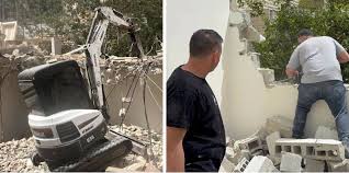 Occupation authorities compel Jerusalemite father and son to self-demolish their home in East Jerusalem